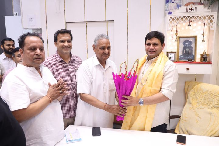 कड़े तेवर में नजर आए खेल मंत्री गौरव गौतम, बदमाशों को दी सीधी चेतावनी