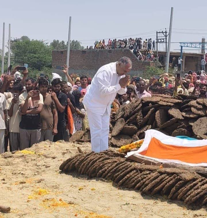 पलवल के वीर सपूत बीएसएफ सिपाही राजकुमार को दी गई राजकीय सम्मान के साथ अंतिम विदाई