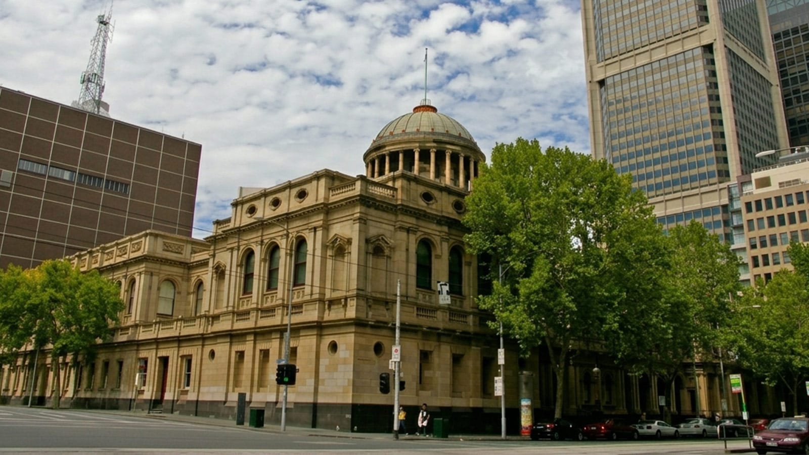 The sandstone Supreme Court of Victoria building and dome in central Melbourne