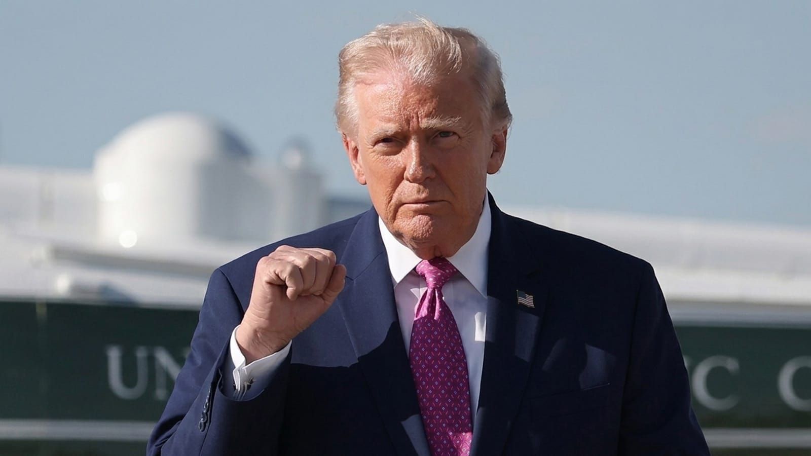 Trump declares the Iran deal complete and lifts the US naval blockade on the Strait of Hormuz