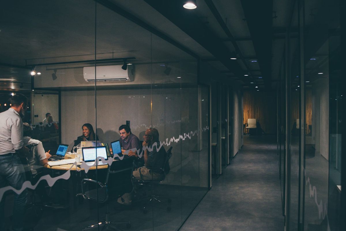 CRE Under Pressure: Office Market Reset & Distress Incubators