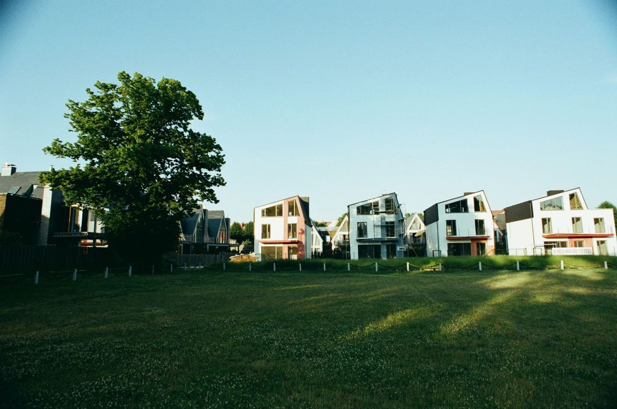 The Mid-Tier Multifamily Advantage