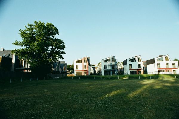 The Mid-Tier Multifamily Advantage