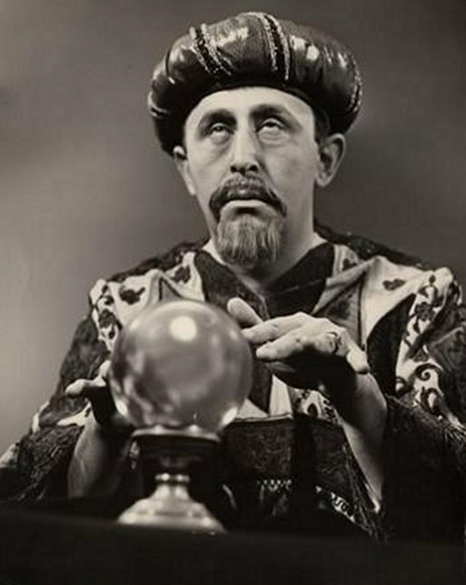 Razor’s Edge- Jan 2, 2022: Predictions, Predictions!!