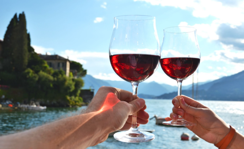 Top 9 Luxury Restaurants with Spectacular Views of Lake Como