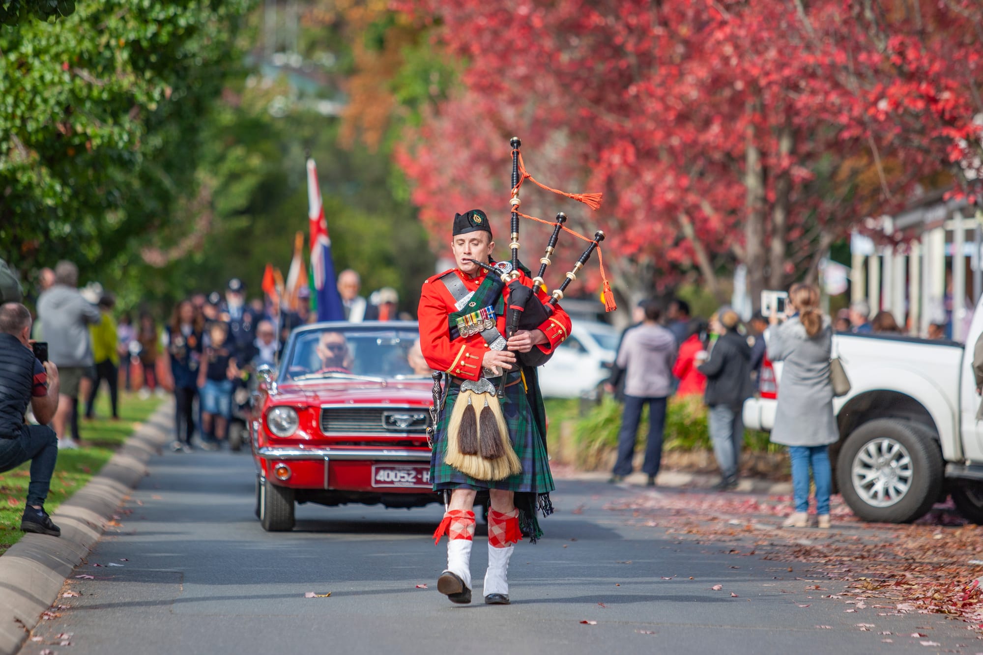 GREAT TURNOUT: Bagpiper Stirling McLauchlin led the ANZAC Day procession in Bright on Monday. PHOTOS: Jean–Pierre Ronco Id:23747