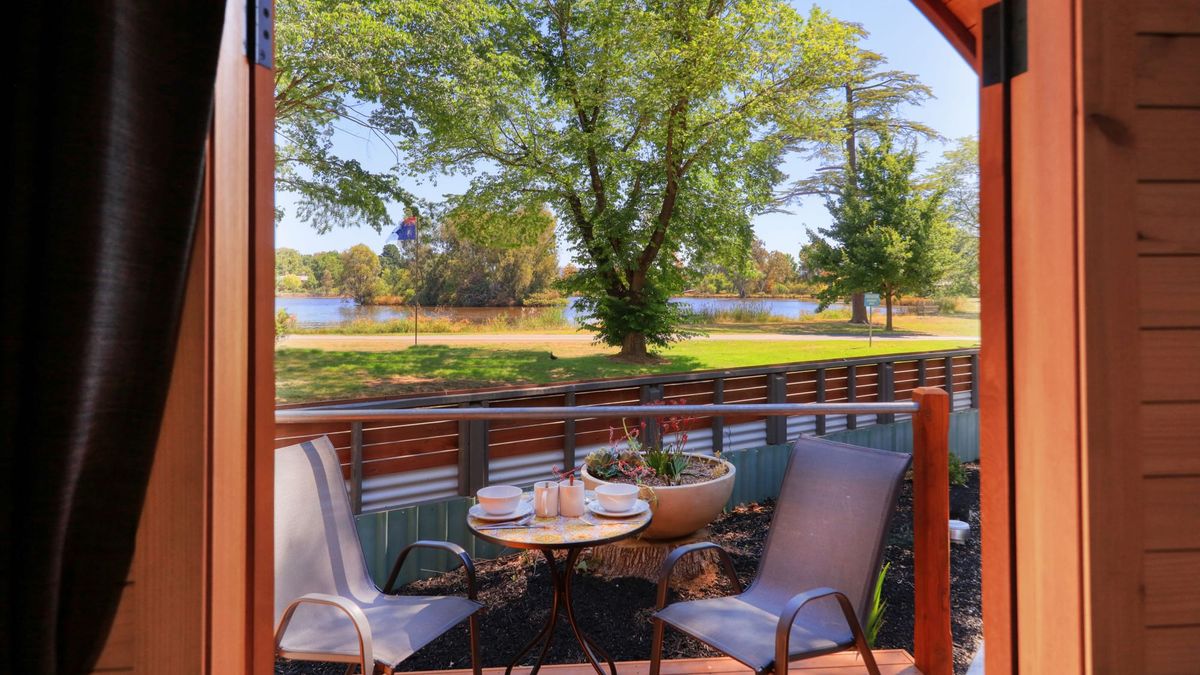 Springtime strolls in Chiltern Post feature image