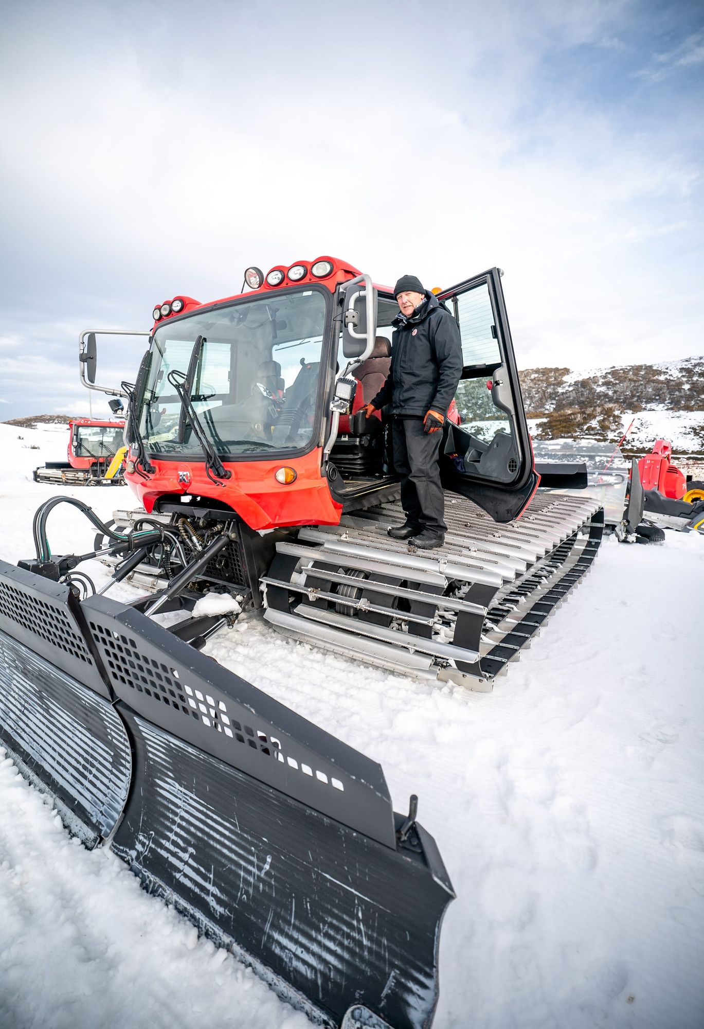 A night in the life of a Falls Creek snow groomer Post image