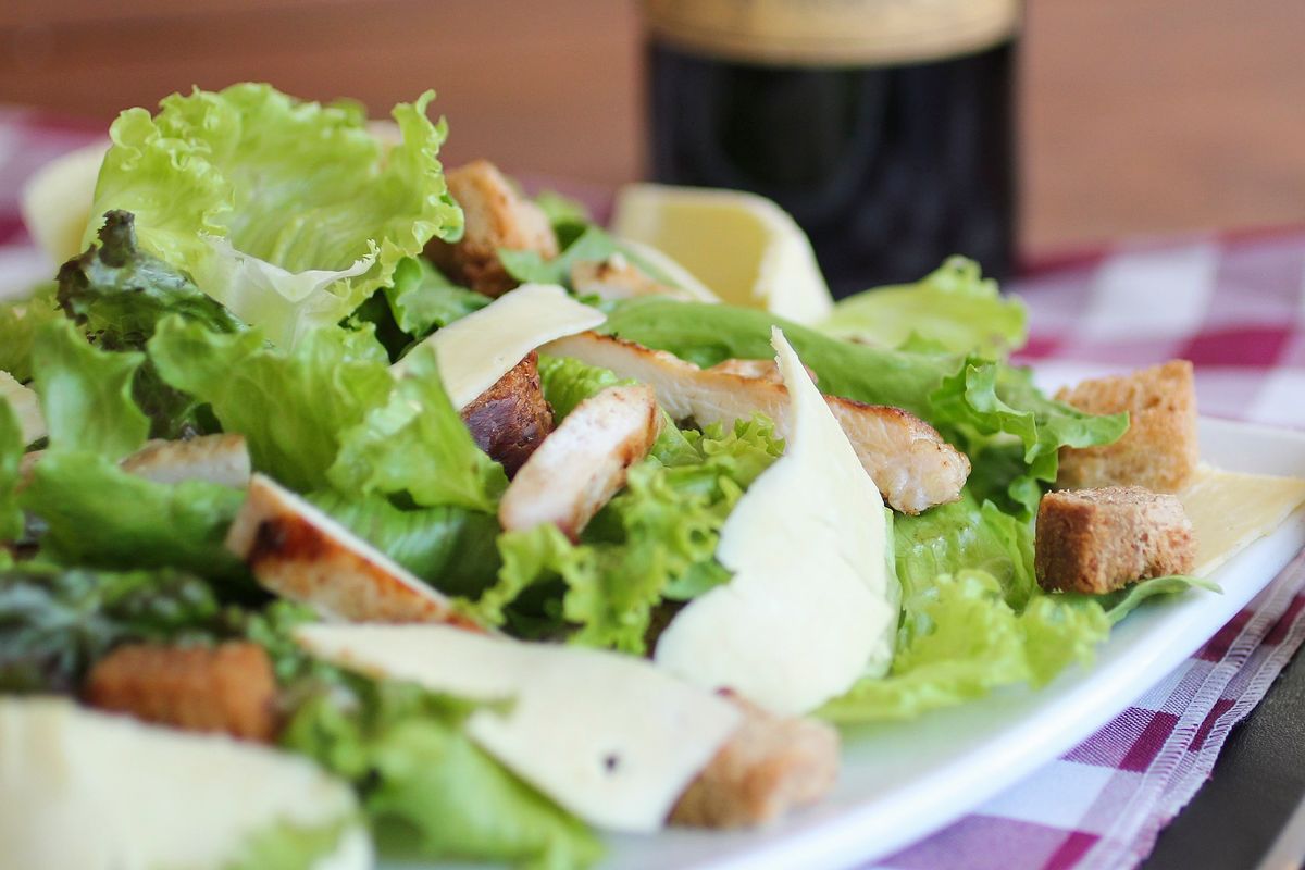 D'où vient le nom de la salade César ?