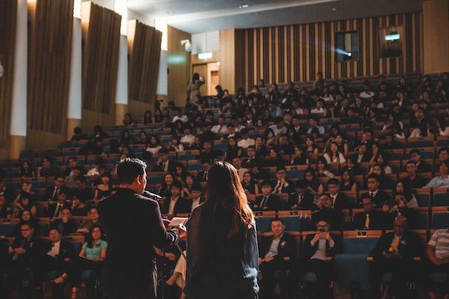 Comment organiser un séminaire d’entreprise réussi en 5 étapes ?