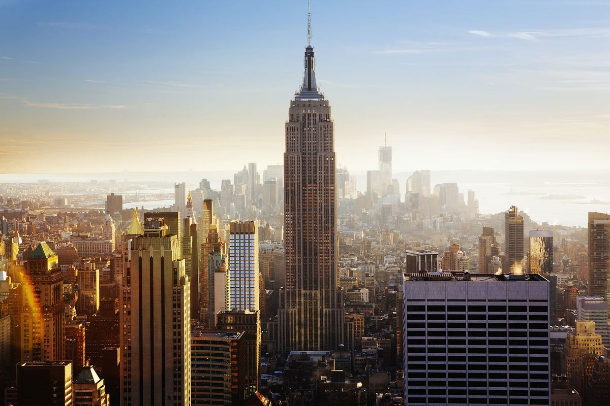 The Empire State Building is entirely too thirsty for Taylor Swift