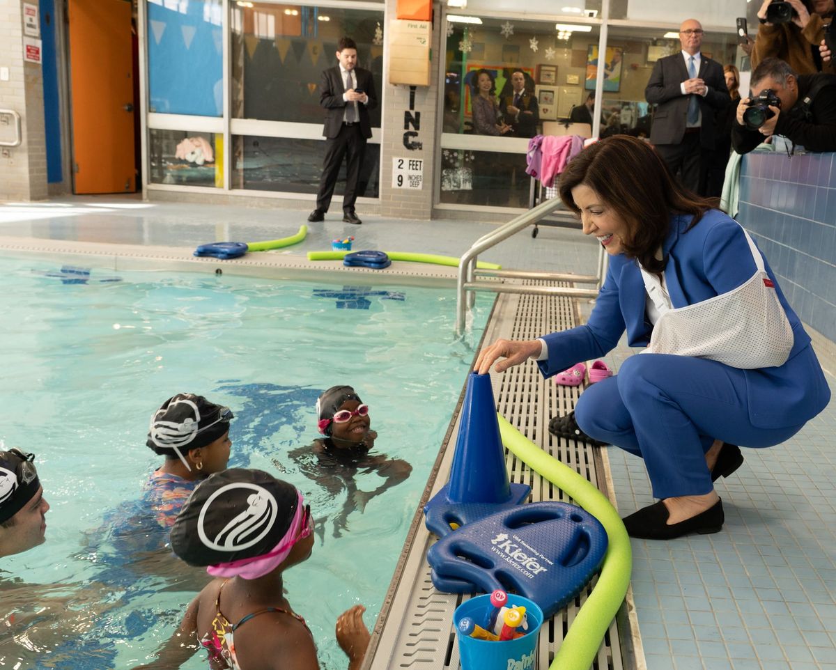 A non-wonk’s guide to the State of the State address: more pools, fewer fare evasion tickets