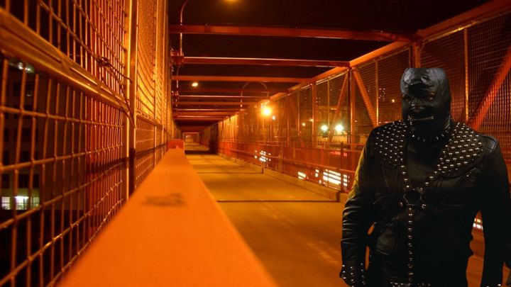 The last time The Groove had a happy hour, I walked home with a gimp