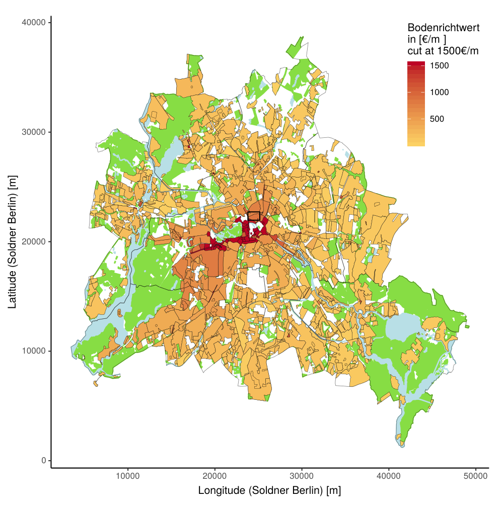 Choropleth map of Berlin colored by official expert-assessed standard land values (Bodenrichtwerte) in euros per square meter, capped at 1500. Values peak in a deep-red city center and fade to pale yellow at the periphery, with parks and water shown in green and blue.