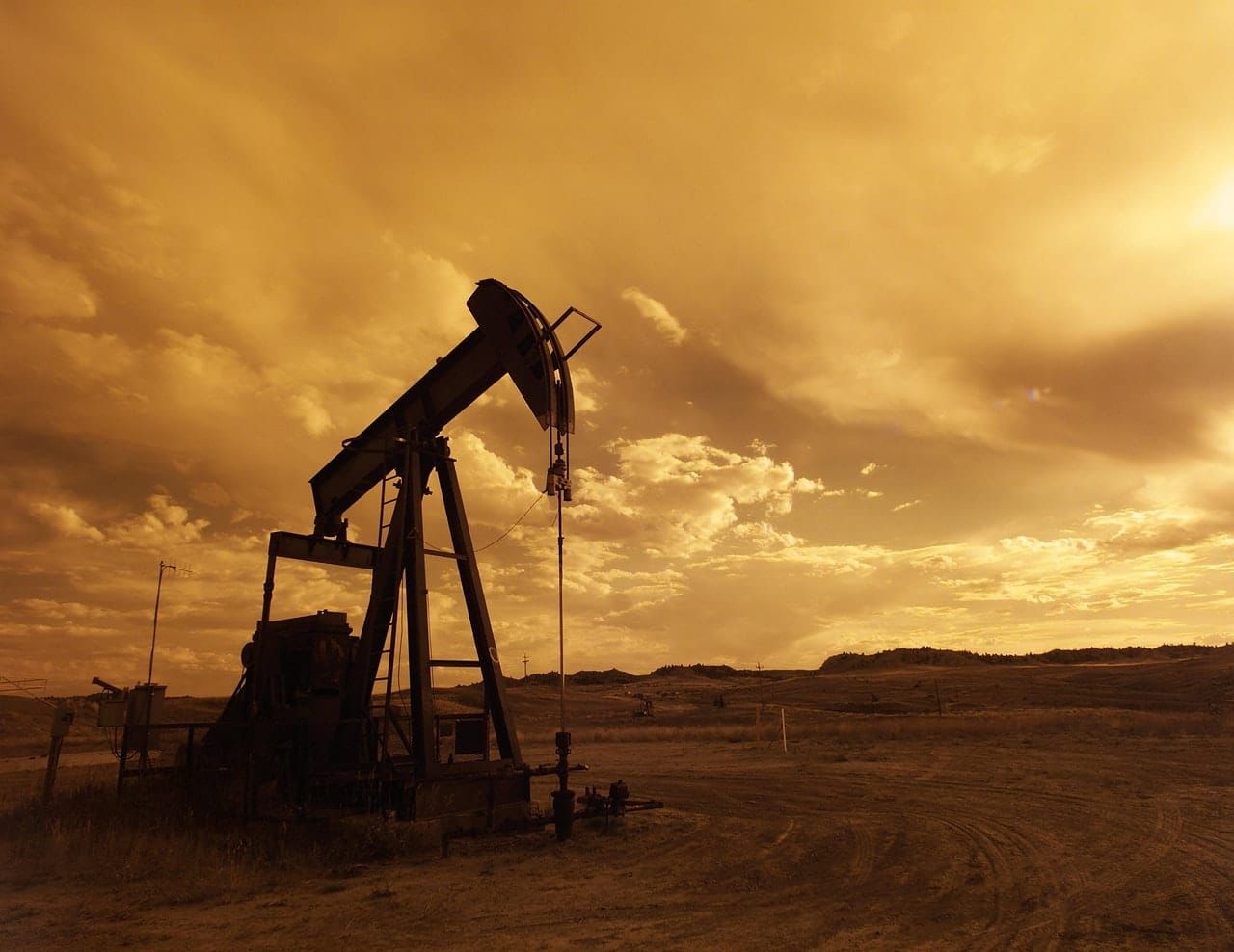 Speculation and the Price of Oil
