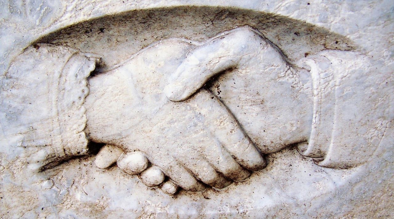 The Truce and the Noose