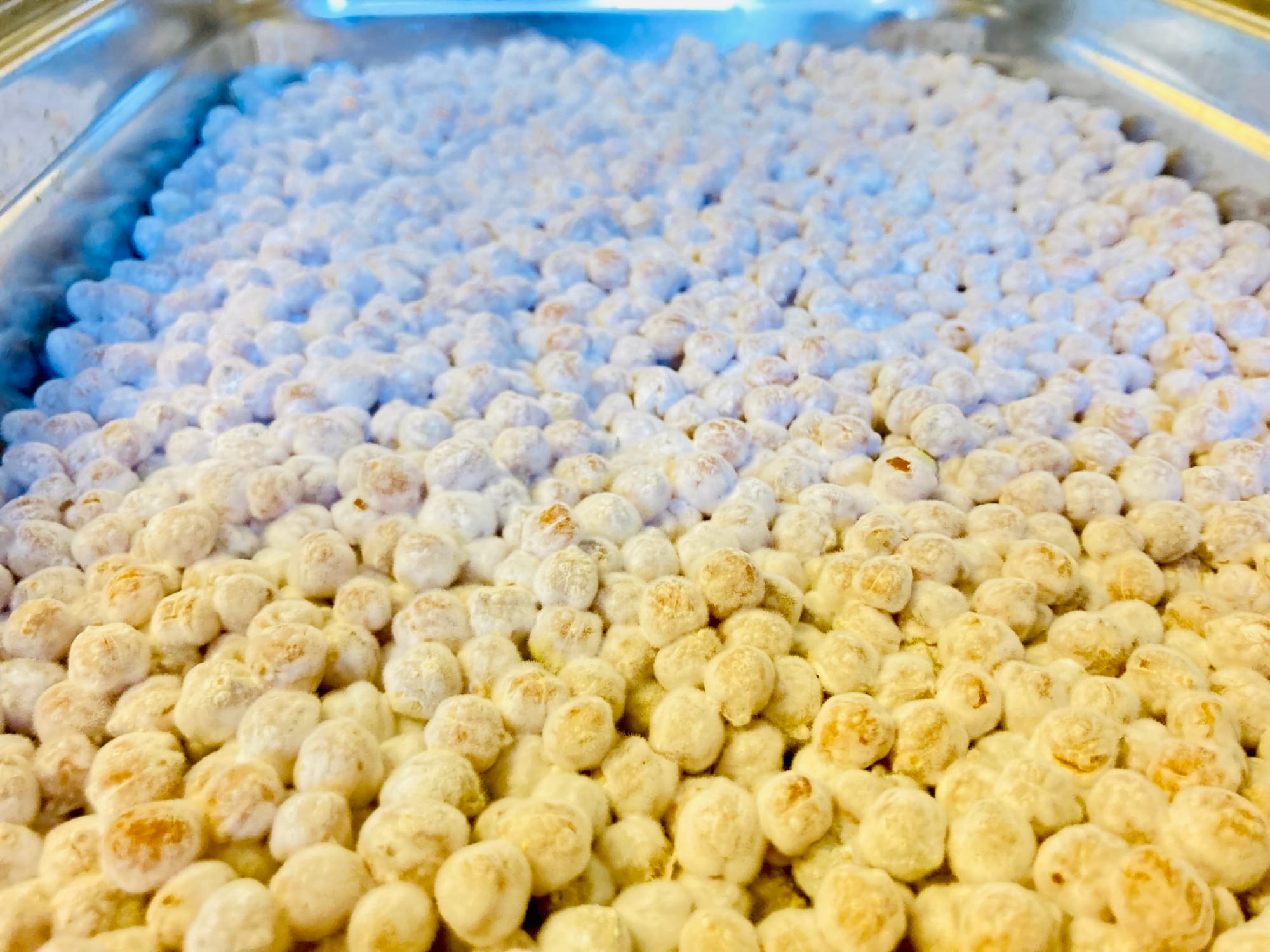 Flour-coated chickpeas, close up
