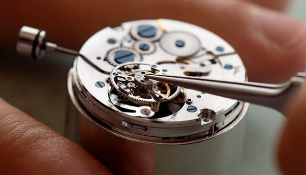 Mouvement manufacture : définition, signification et enjeux en horlogerie suisse