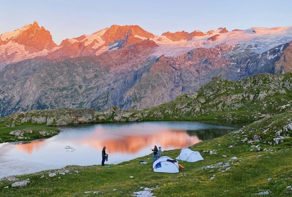 Randonnée thérapeutique : Comment 30 minutes de marche peuvent révolutionner votre dos