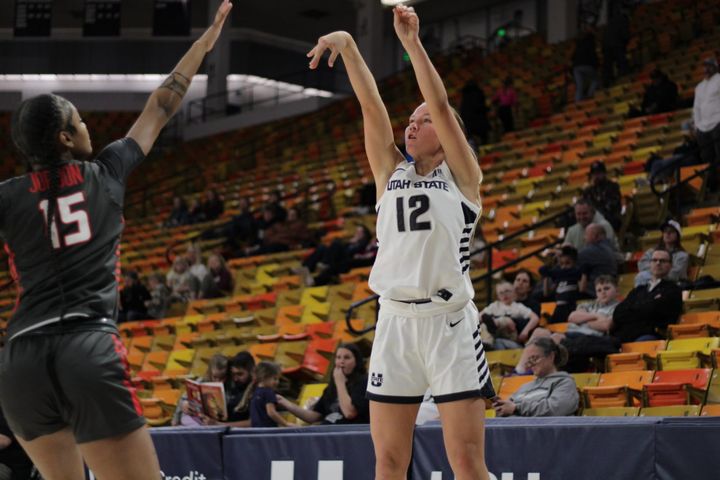 WBB Review: Lobos Outrun Aggies In Logan