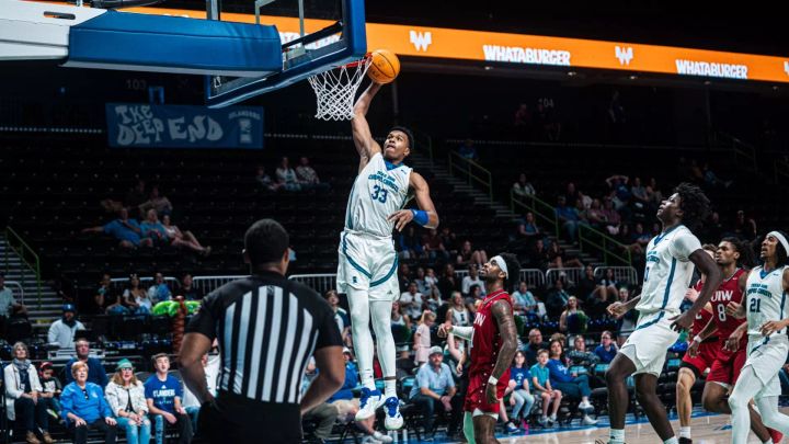 Scouting Report: Texas A&M-Corpus Christi Forward Garry Clark