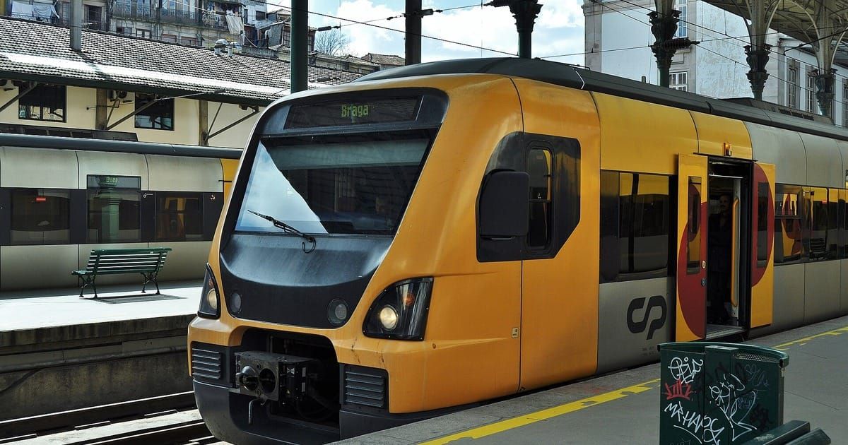 Greve nos comboios na sexta-feira, 30 de outubro: urbanos do Porto afetados, bilhetes com reembolso e passes sem devolução