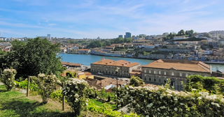 Porto lança concurso de 1,95 milhões para instalar escadas rolantes e criar nova praça nas Virtudes