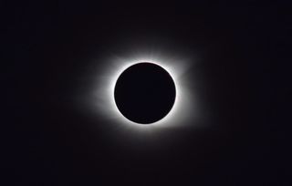 Eclipse de 98% no Porto: a que horas olhar e como fazê-lo em segurança