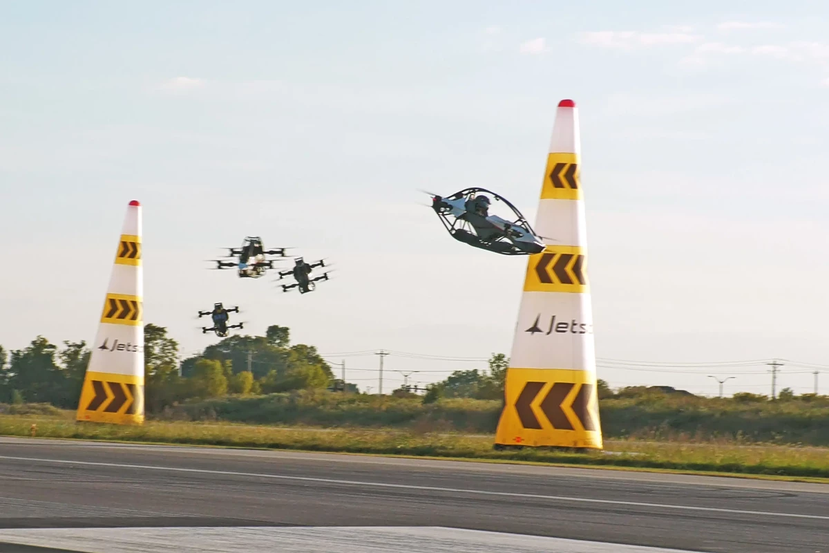 Jetson showcased the first four-aircraft formation flight, a high-speed pylon race and a solo aerial display at UP Summit recently, to officially launch the Jetson Air Games concept