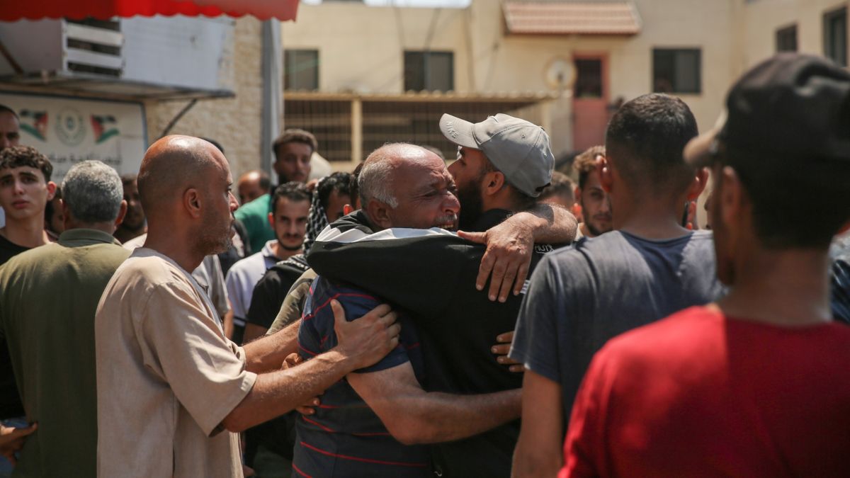 'Horrifying' Israeli strike on girls' school in Gaza kills at least 30