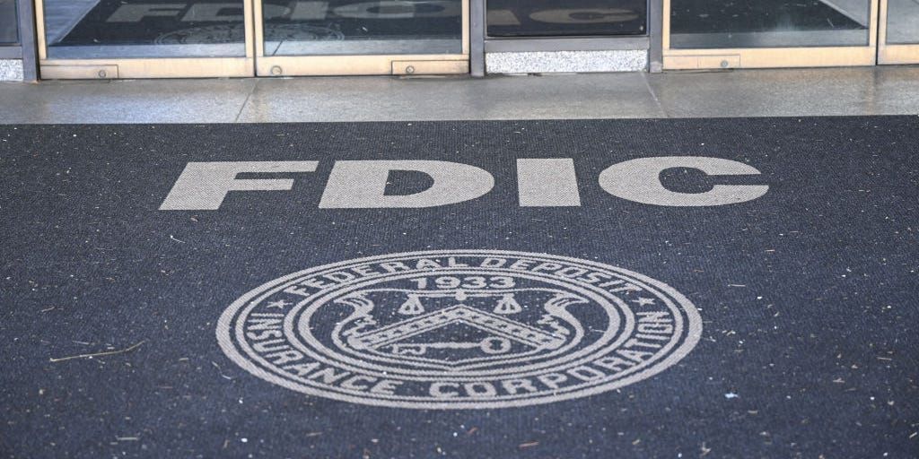 Higher interest rates have created 63 ‘problem banks’ and $517 billion in unrealized losses, FDIC says