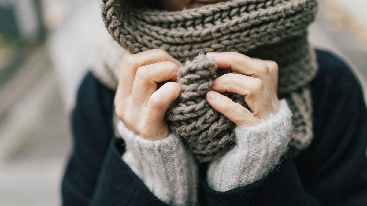A new smart fabric converts light into heat and can raise temperatures by more than 54 degrees Fahrenheit (30 degrees Celsius) after just 10 minutes in the sun.