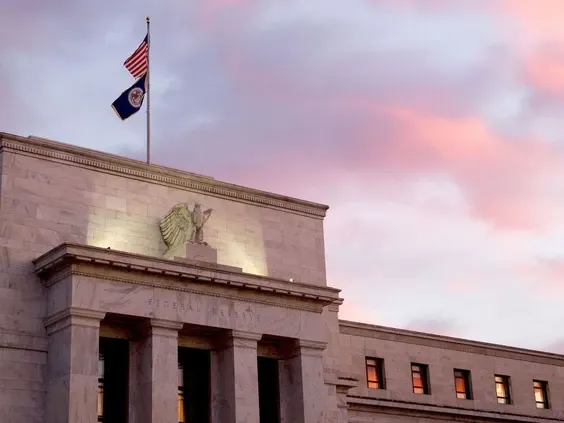 Banks Borrow $164.8 Billion From Fed in Rush to Backstop Liquidity