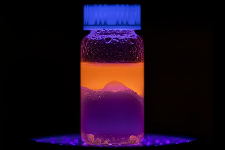 Simple technique removes over 98% of nanoplastic particles from water