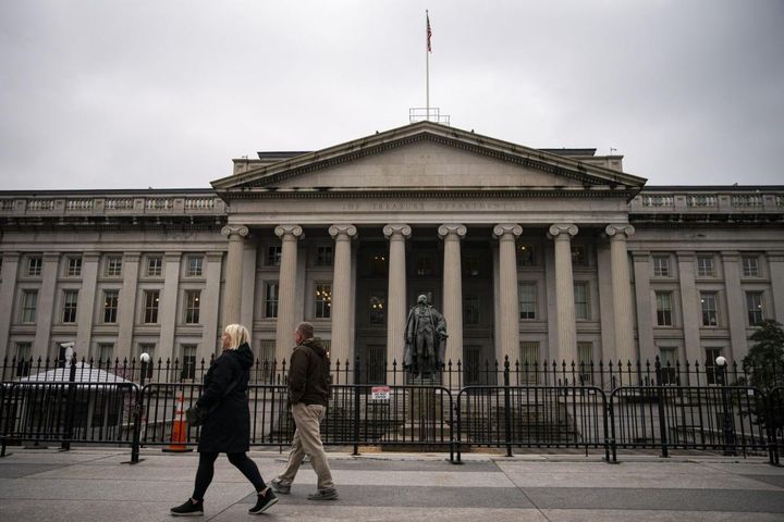 Treasury Market Gets First 5% Yield in Sign of What Could Come