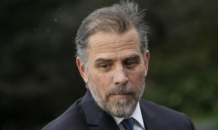 Trump To Suspend Security Clearances For CIA Contractors Who Colluded To Discredit Hunter Biden Laptop Story