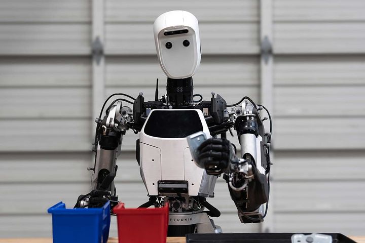 Humanoid robots join the assembly line to build more of themselves