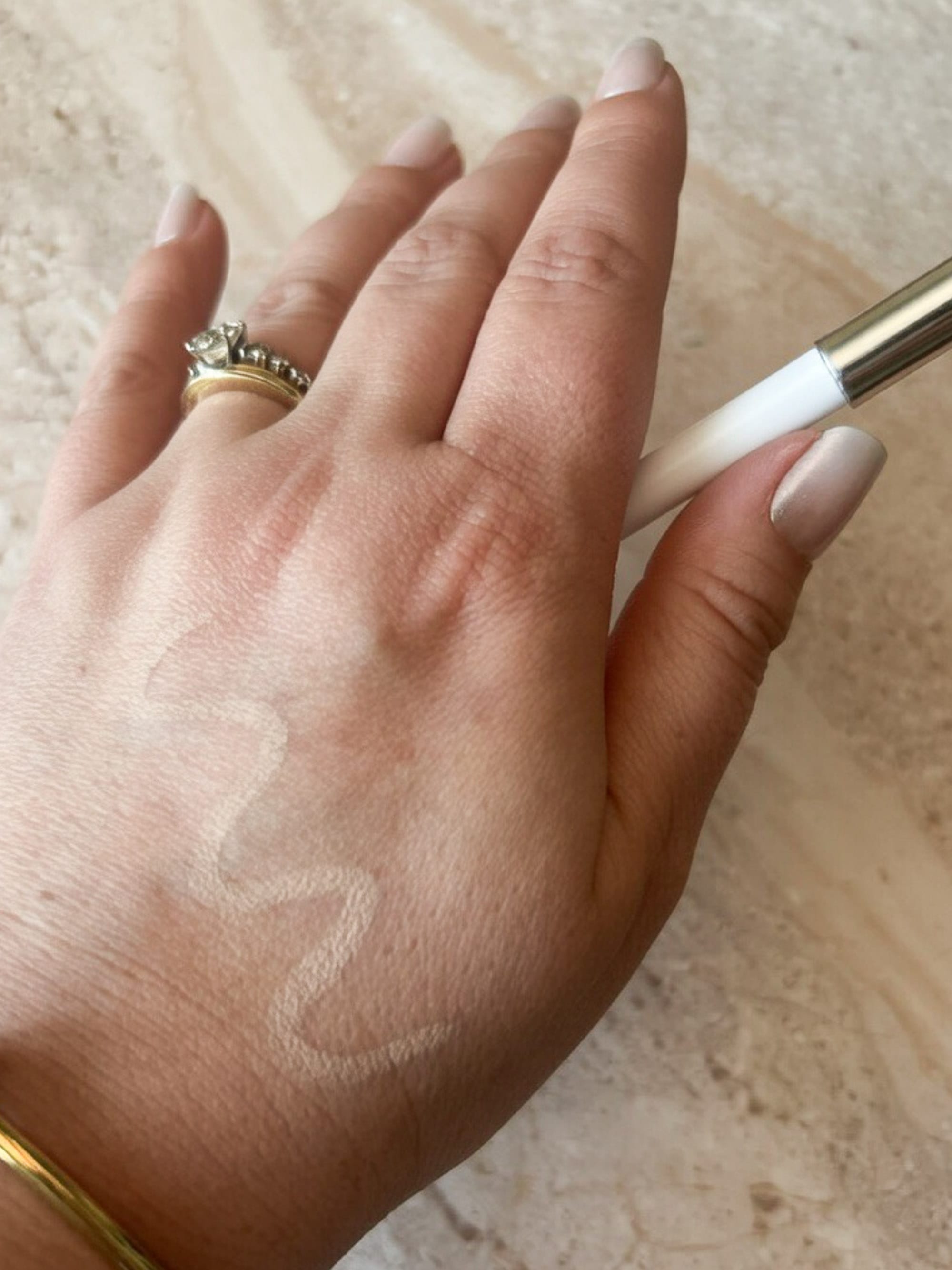 lisa eldridge pinpoint concealer shade 4 swatch in natural light