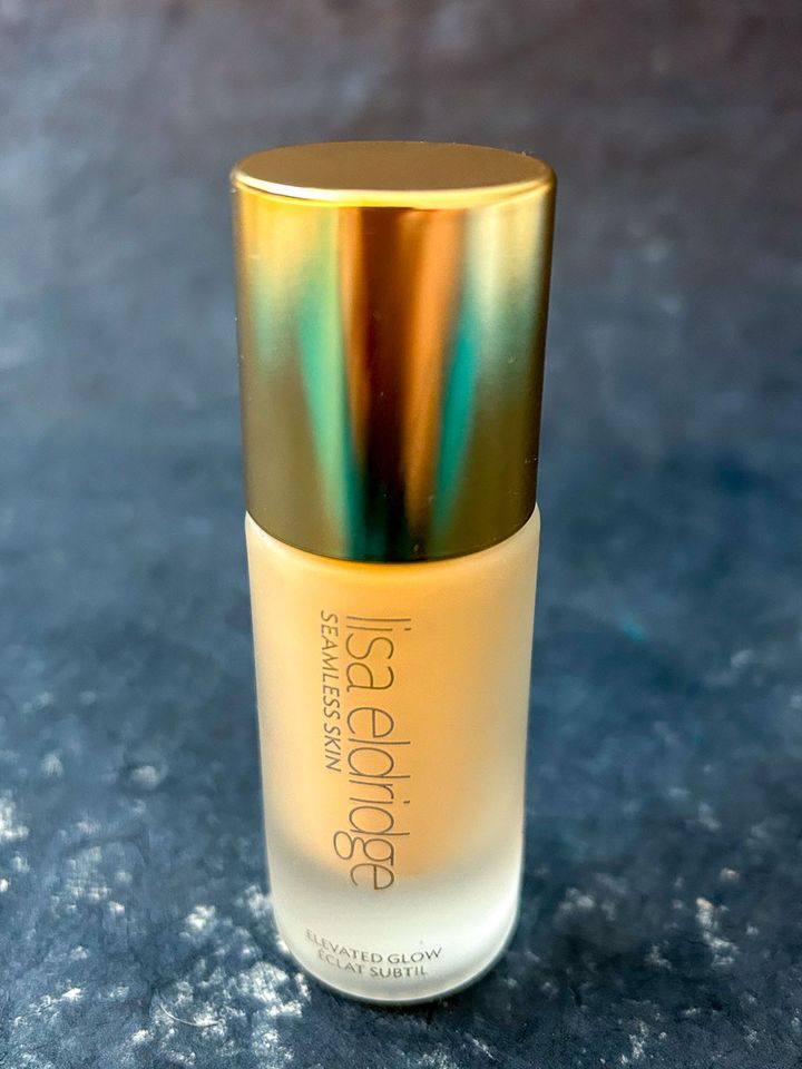 Bottle of Lisa Eldridge Elevated Glow Highlighter in the shade Crystal Nebula