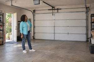 How To Evaluate A Garage Door Service Provider Before Scheduling Work