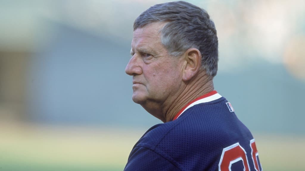 Jimy Williams in a Boston uniform