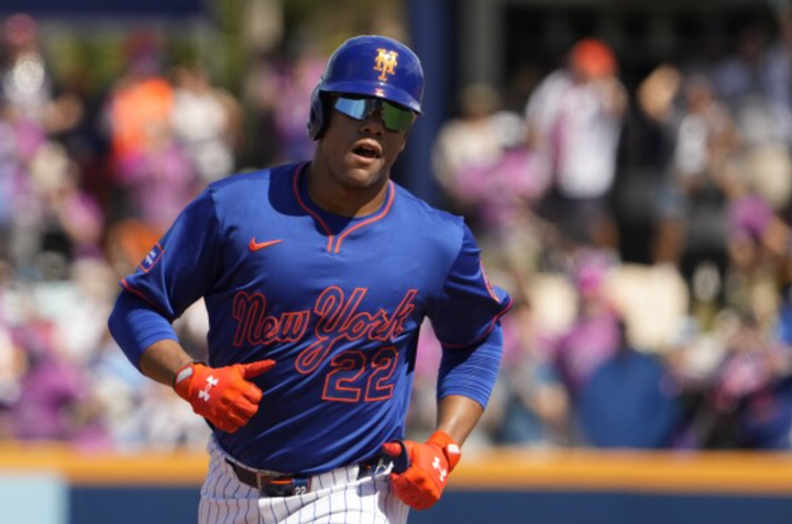 Juan Soto on a home run trot in a Mets spring training uniform