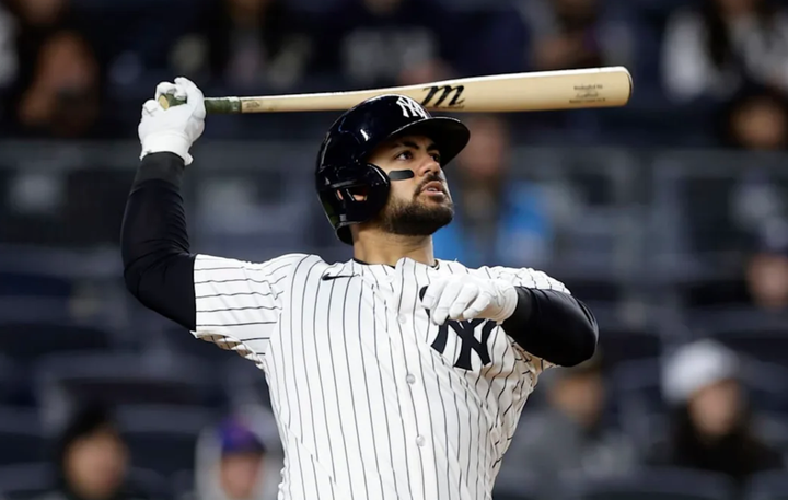 Jasson Dominguez hitting a walkoff homer in the Rangers-Yankees game