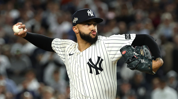 Devin Williams pitching