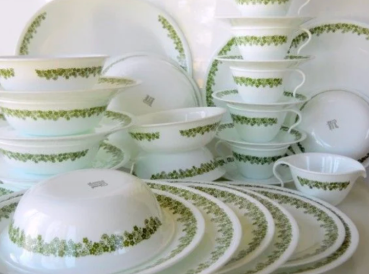 Green Daisy Correlle plates