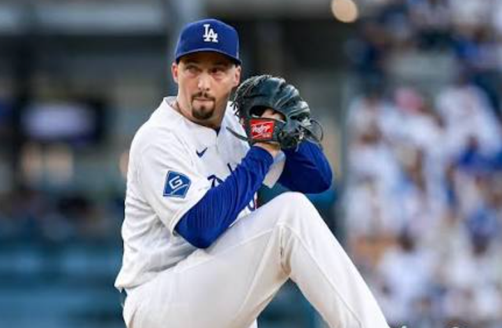 Blake Snell pitching for the Dodgers