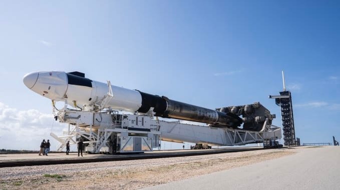 Kuuvalguse radadel: SpaceX valmistub Fram2 ajalooliseks väljalennuks Apollo 11 stardiplatvormilt