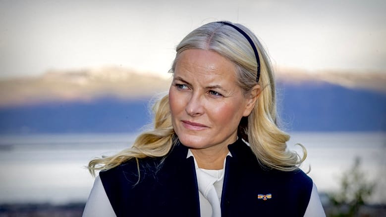 Laborilapsed ja luksuspedofiil: kuidas süüdimõistetud seksuaalkurjategija arutas kroonprintsessiga “disainerbeebisid”