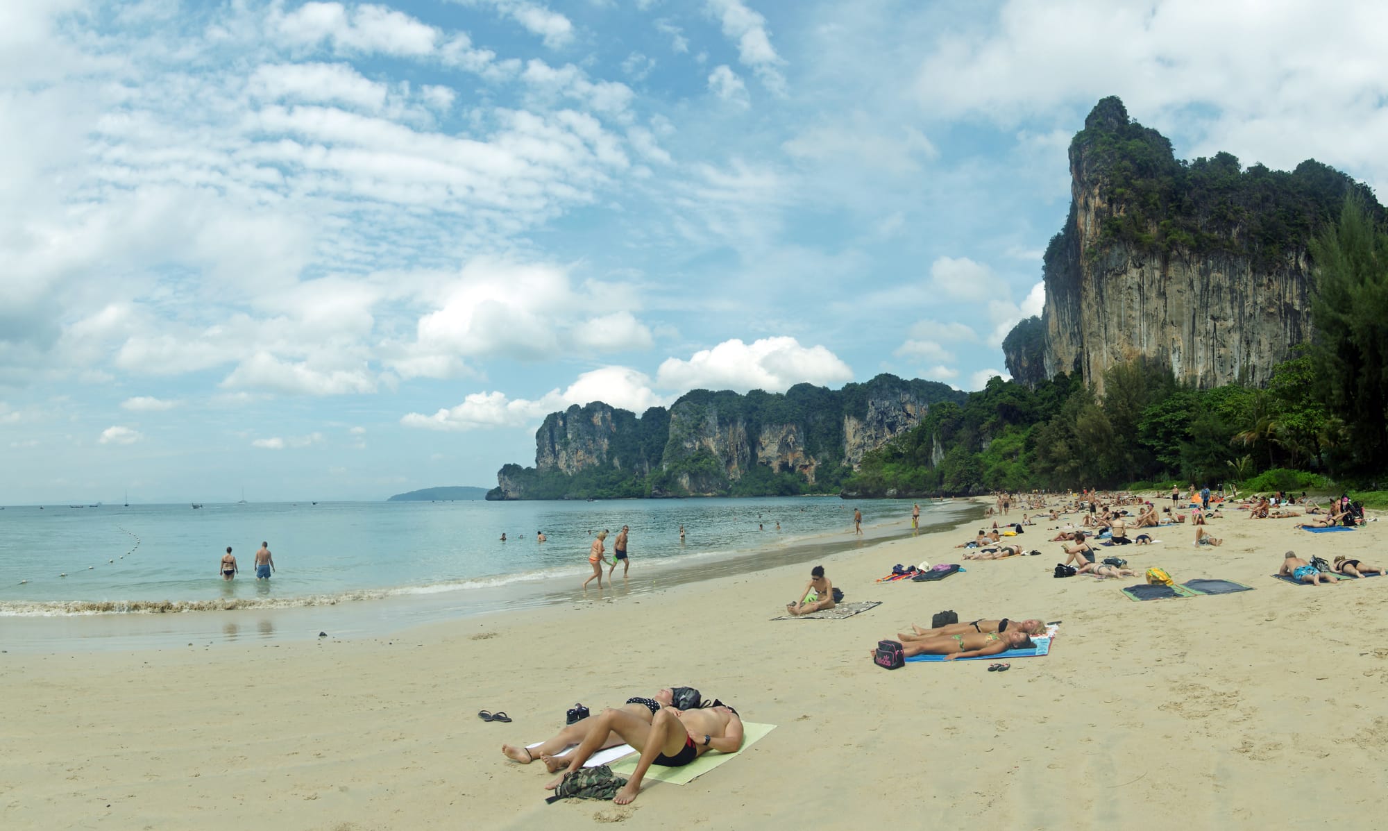 Krabi Railay beach and limestone cliffs