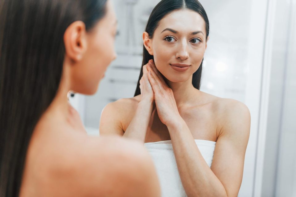 The Cellular Blueprint: Why 'Thinning' Skin Is Actually a Nutrient Crisis